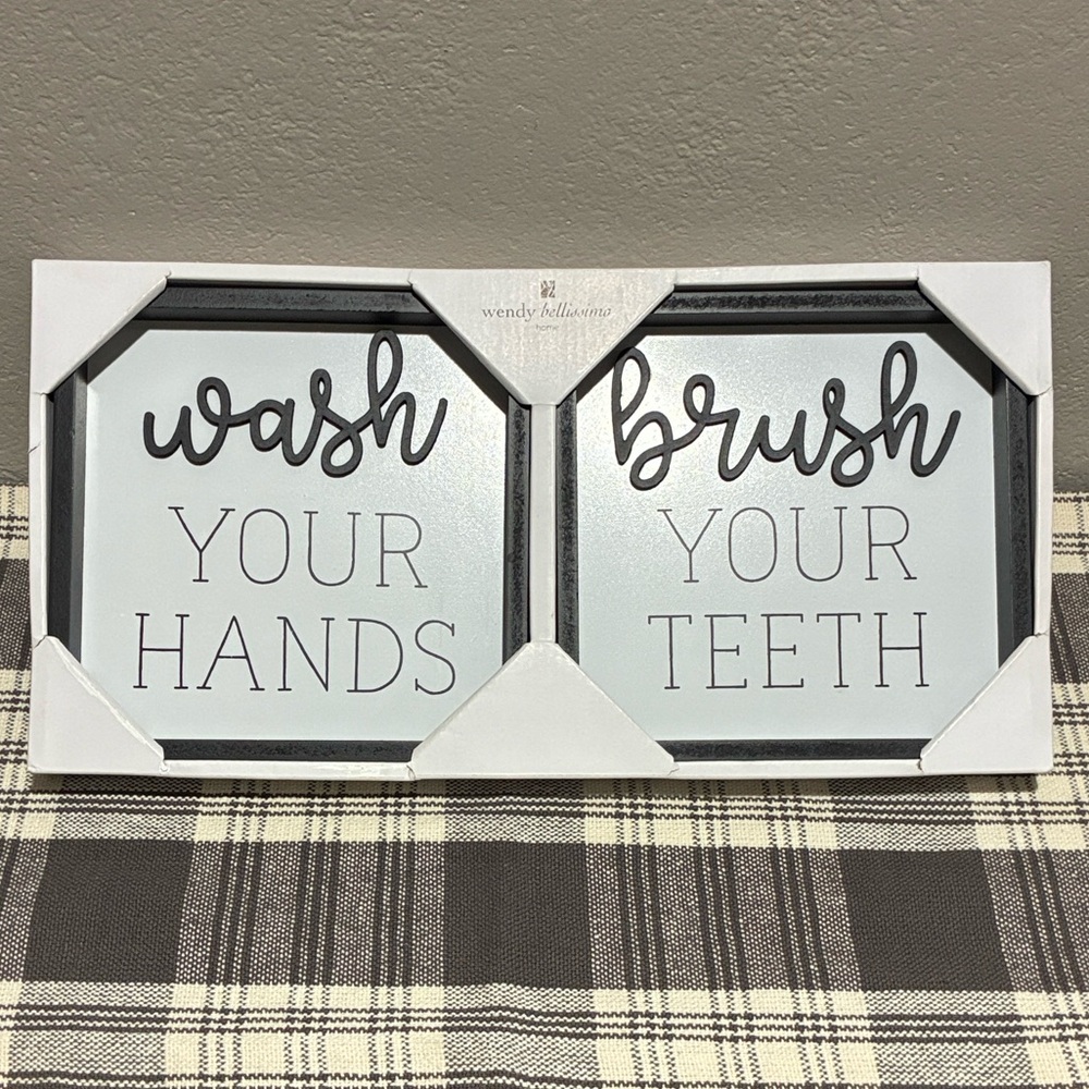 NWT Wendy Bellissimo Black and White Bathroom Art Set